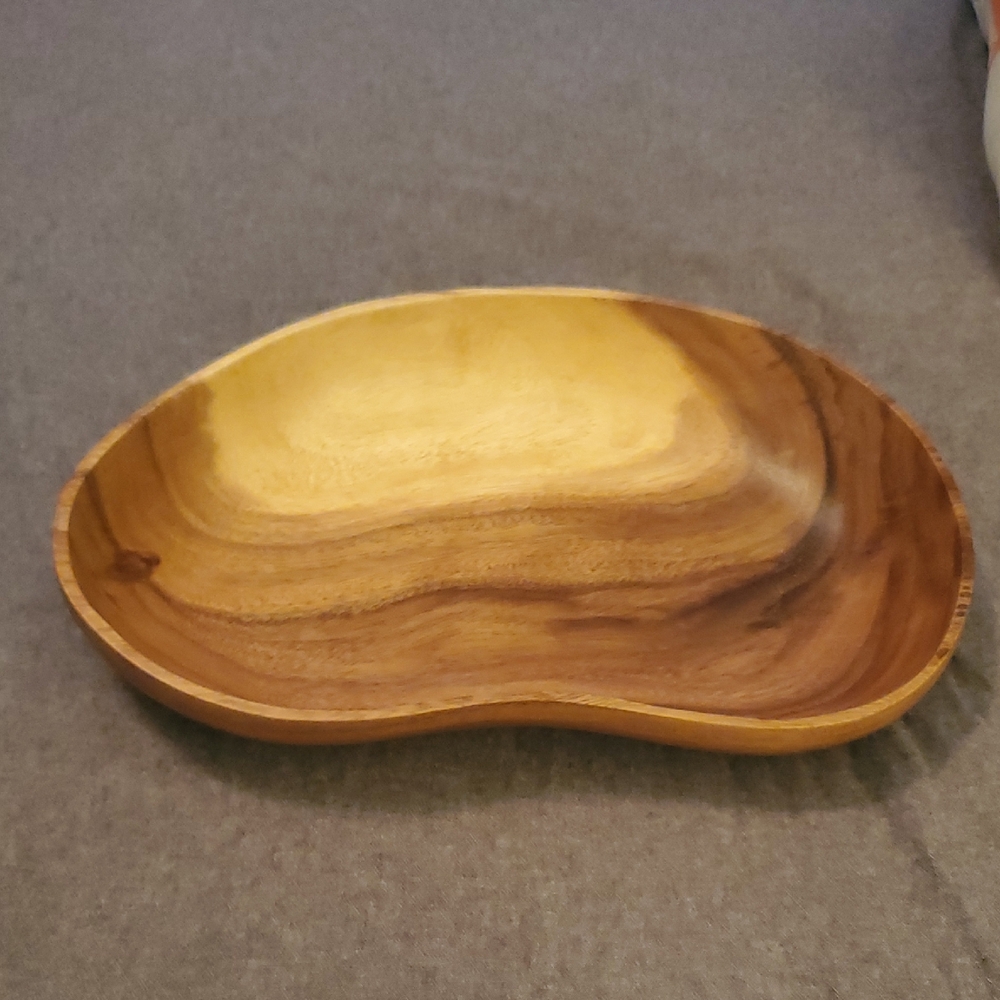 NWOT Natural Wood Kidney Shaped Decor Bowl